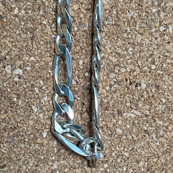 1 necklace and 1 bracelet sold together - Picture 3 of 3